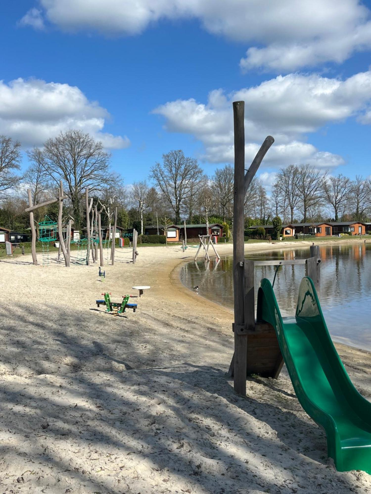 Luxe Met Airco Bij Bos En Zwemwater Chalet *